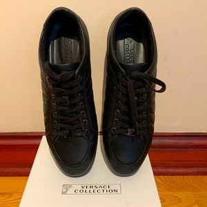 New in a box Versace black leather mens shoes